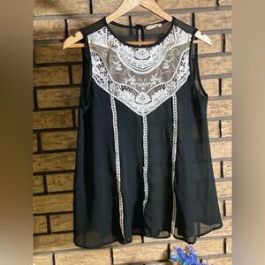 Lisa collection black top with white lace chest‎